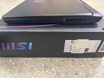 Б/в Ноутбук Msi 17/core i9-13980hx ddr4/64gb ddr4/hdd *відсутній/ssd 2000 gb/geforce rtx4070 8gb 01-200922280