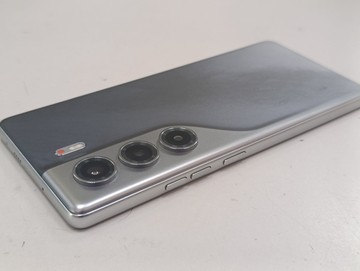 Б/в Мобільний телефон Tecno camon 40 cm5 8/128gb 01-200963396