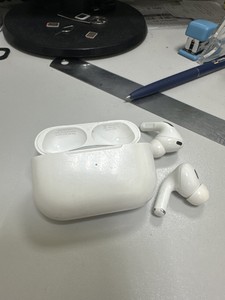 Б/в Навушники Apple airpods pro 2nd generation magsafe 01-201096147