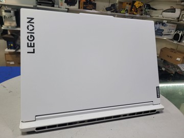 Б/в Ноутбук Lenovo 16/core i7-14700hx ddr5/64gb ddr5/hdd *відсутній/ssd 1000 gb/geforce rtx4060 8gb 01-201142815