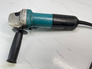 Б/в Кутова шліфмашина Makita 9558nb 01-201159177