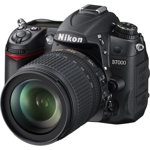 Nikon d7000 + af-s dx nikkor 18-105mm f/3.5-5.6g ed vr