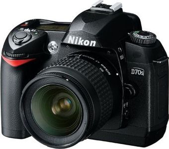 Nikon d70s + sigma zoom 18-125mm 1:3.5-5,6 dc