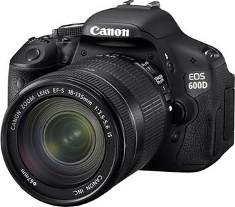 Canon eos 600d + ef-s 18-135mm f/3,5-5,6 is stm